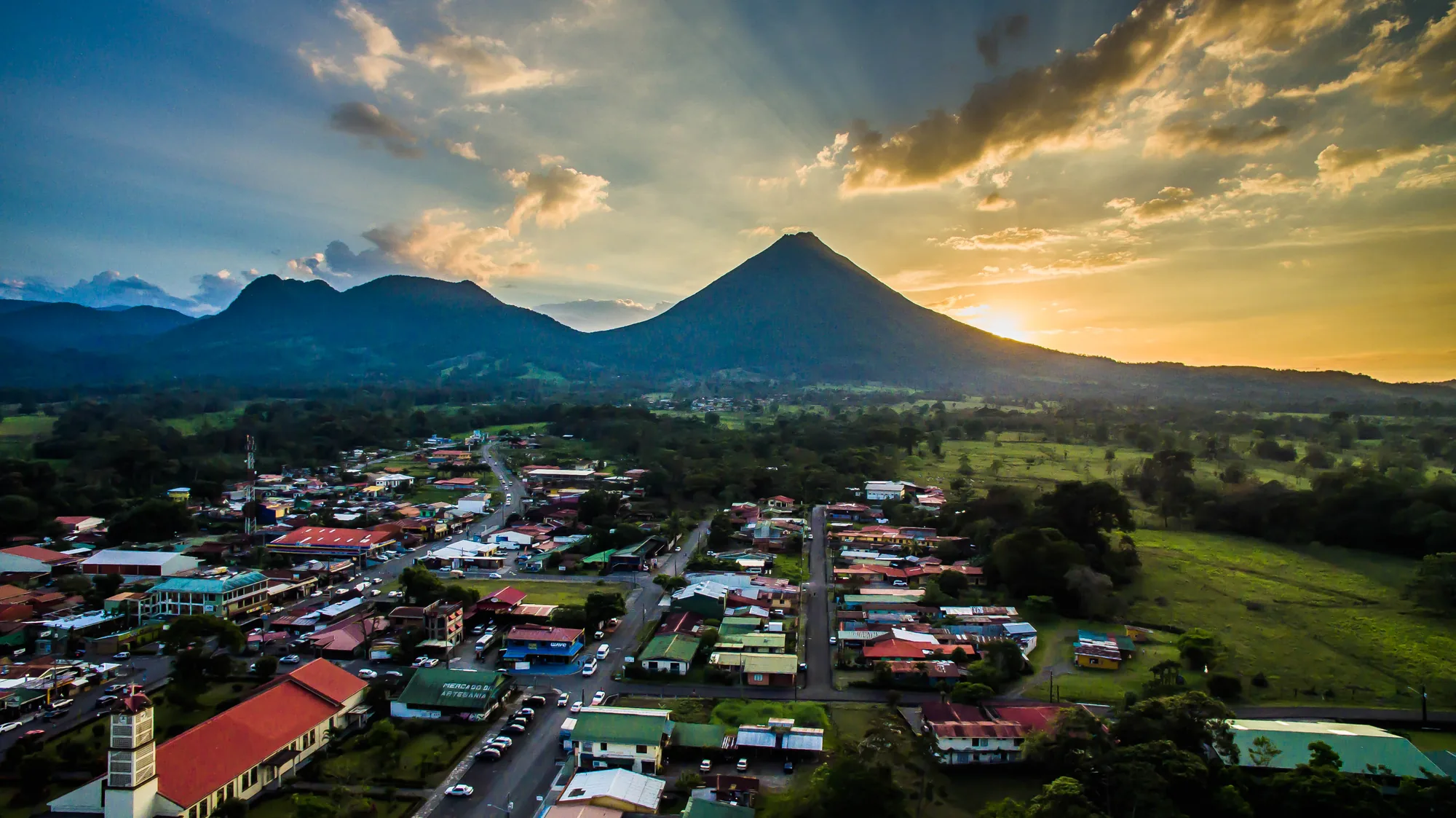 The volcano, four nights at its foot